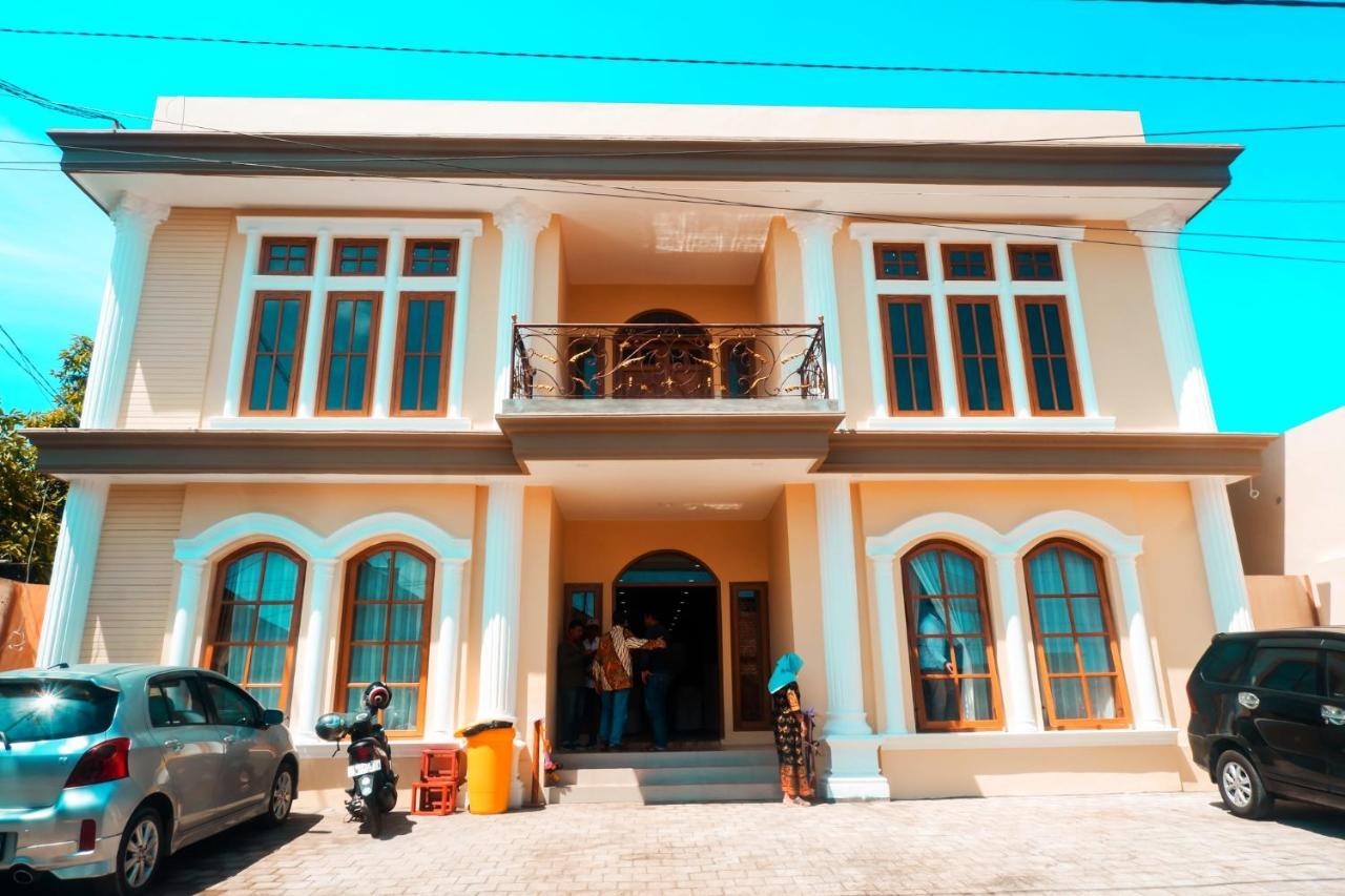 Bluefire Homestay Syariah Banyuwangi  Exterior foto